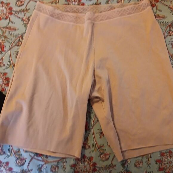 Bundle of Marilyn Monroe and Vassarette Shapers - Picture 2 of 6